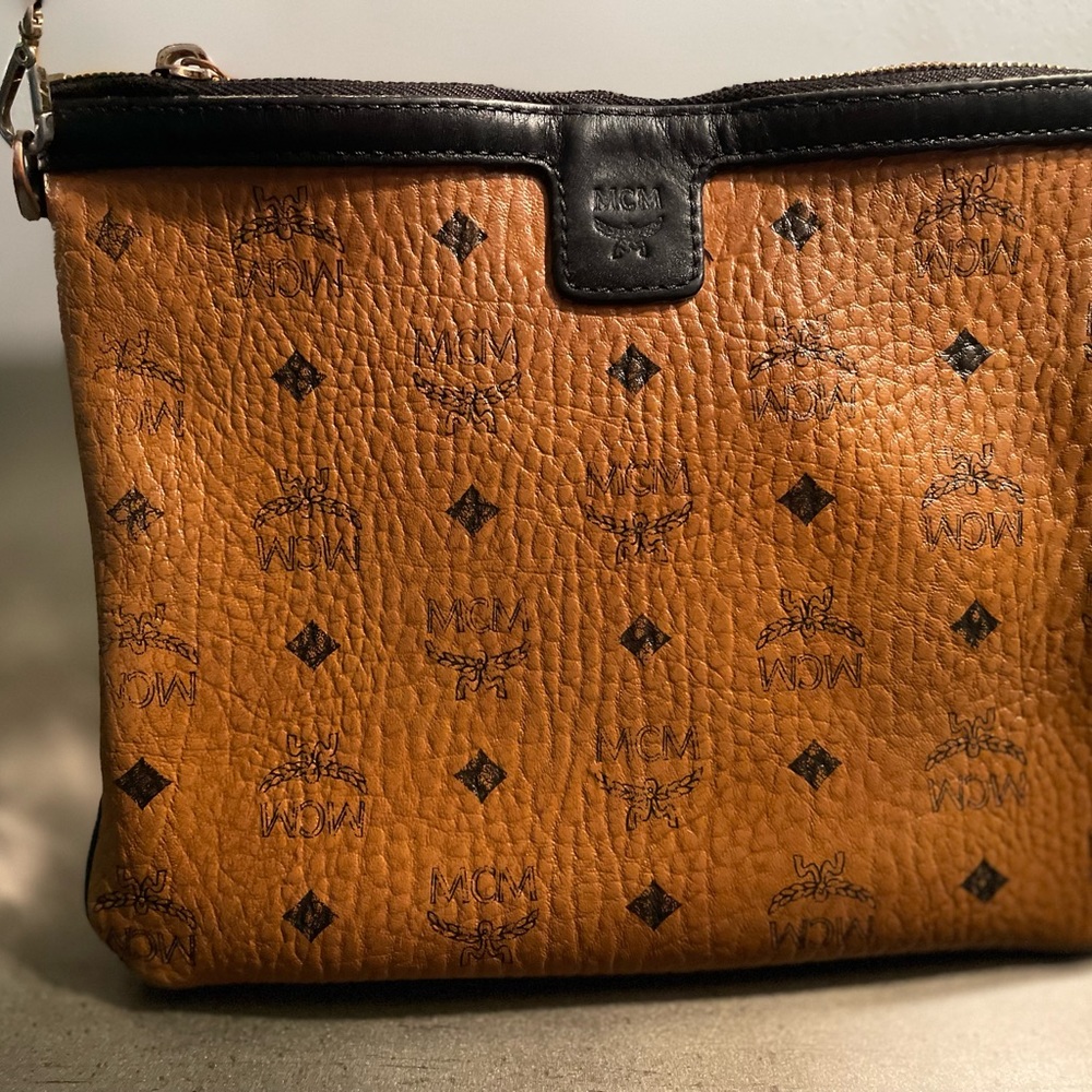 MCM CLUTCH
